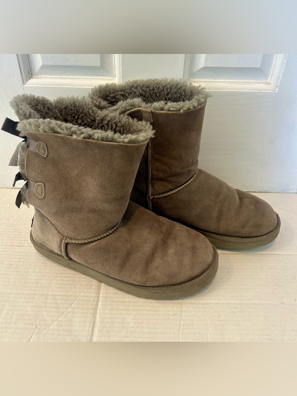 UGG Gray Shearling-Trim Bow Back Short Boots